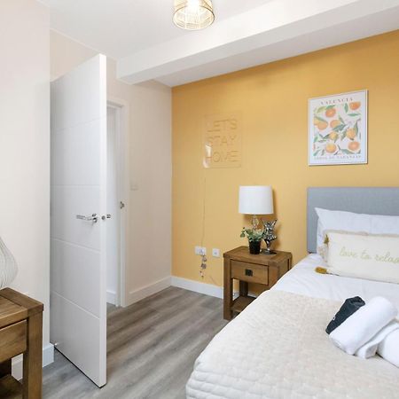 Ipswich Town Center Gem Sleep 5 Apartment Luaran gambar